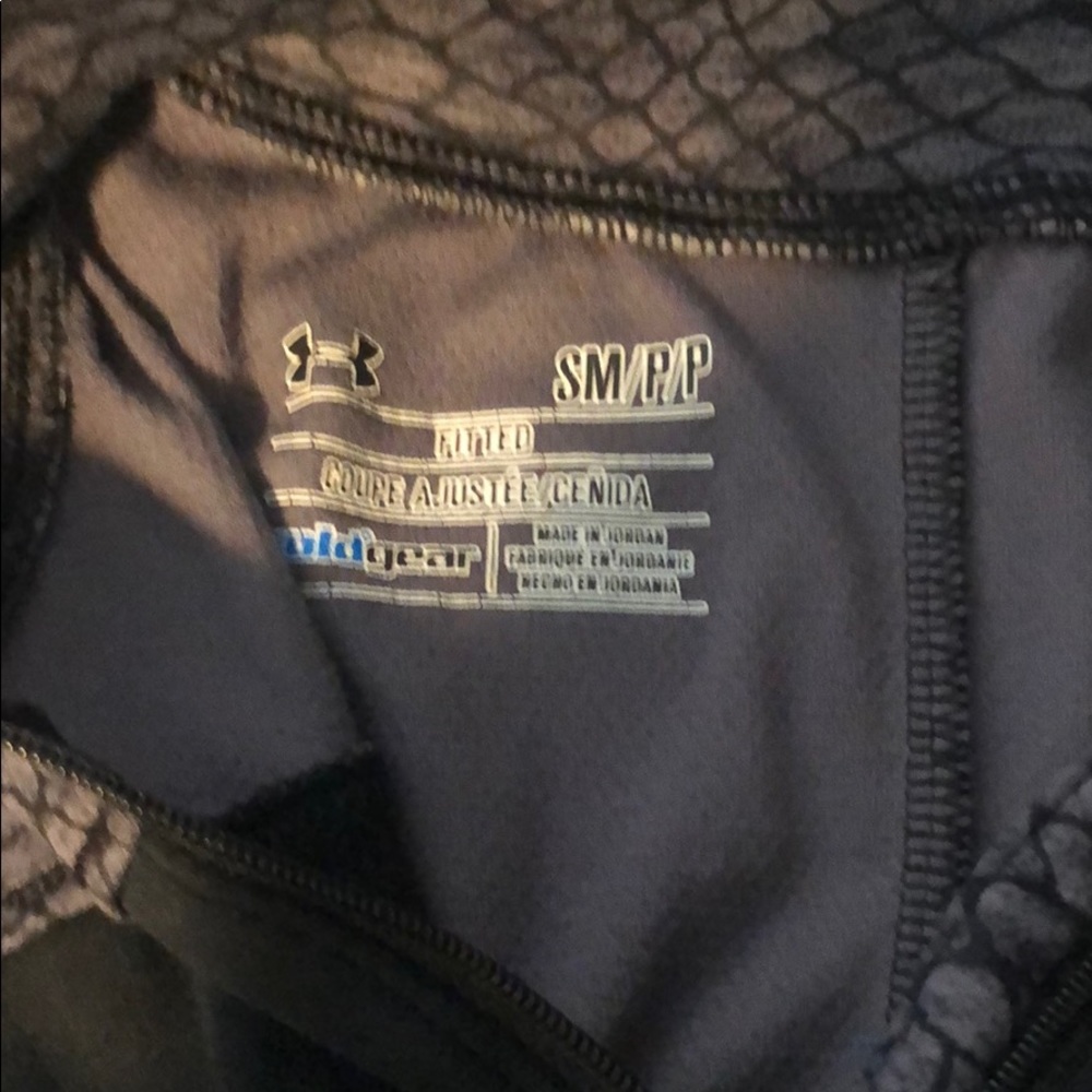 Women’s Under Armour long sleeve shirt - Picture 2 of 2
